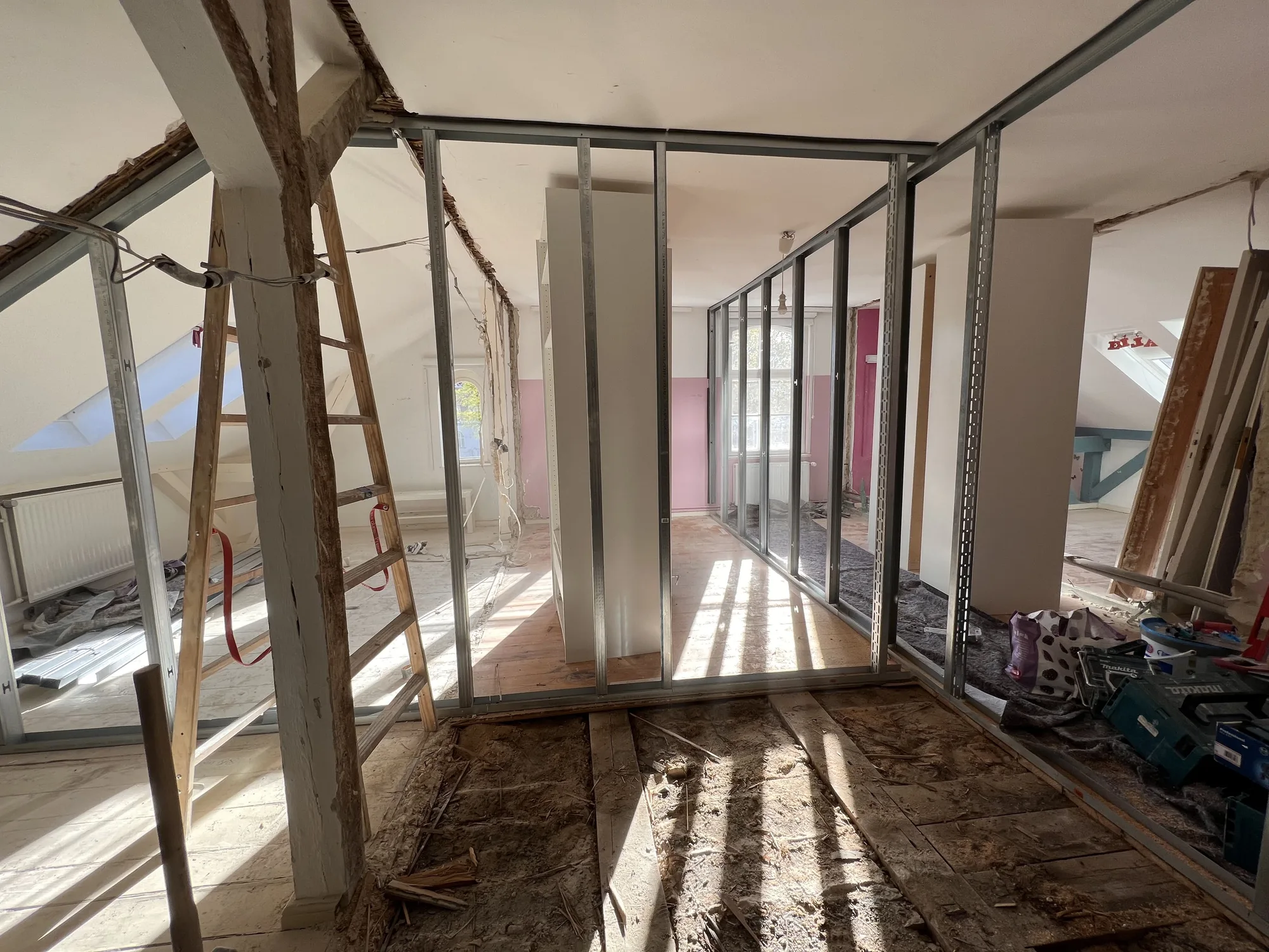 Trockenbauwand – gespachtelte Trennwand im Trockenbau – M&N Trockenbau Berlin & Brandenburg