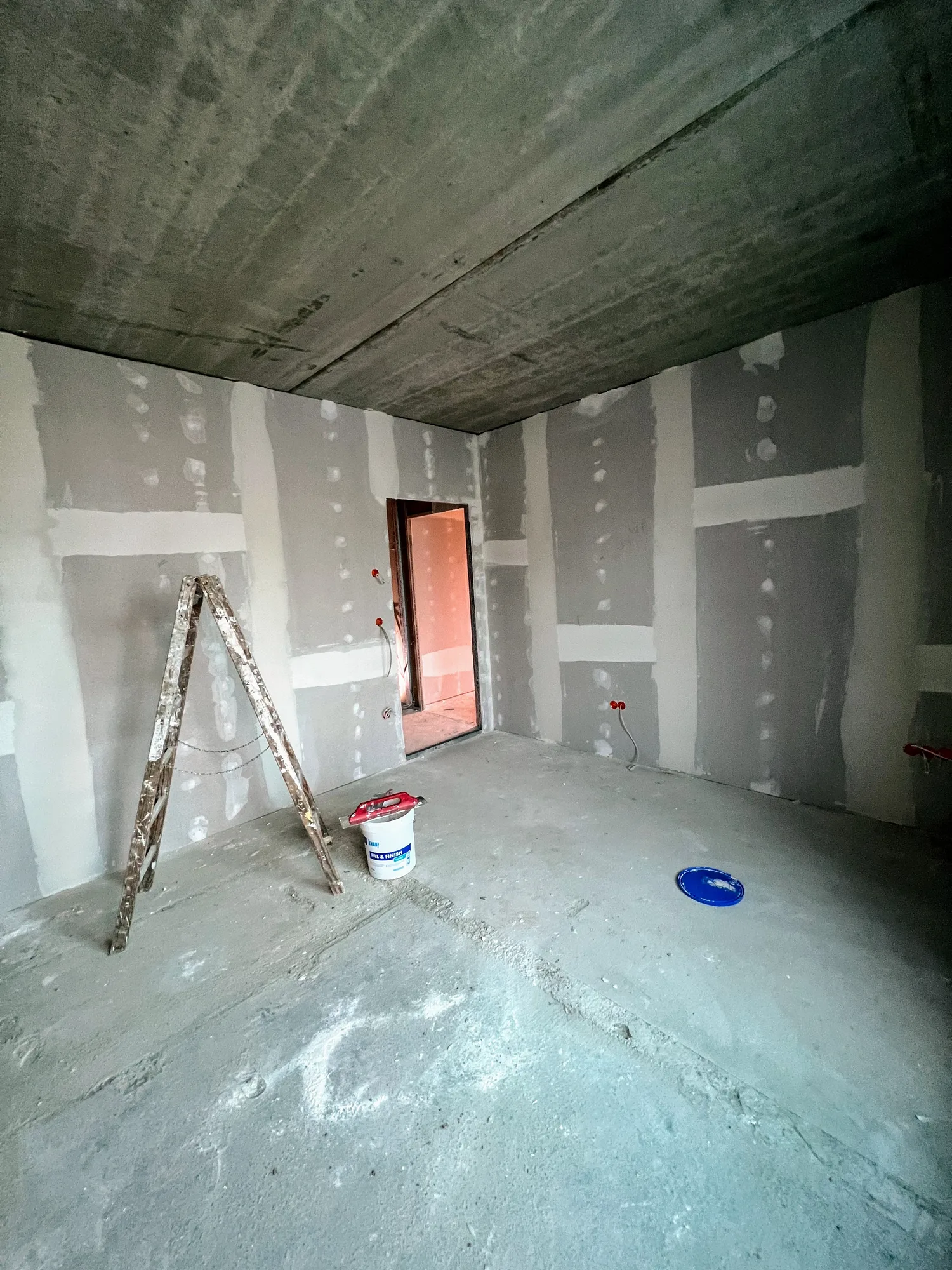 Trockenbauwand – gespachtelte Trennwand im Trockenbau – M&N Trockenbau Berlin & Brandenburg