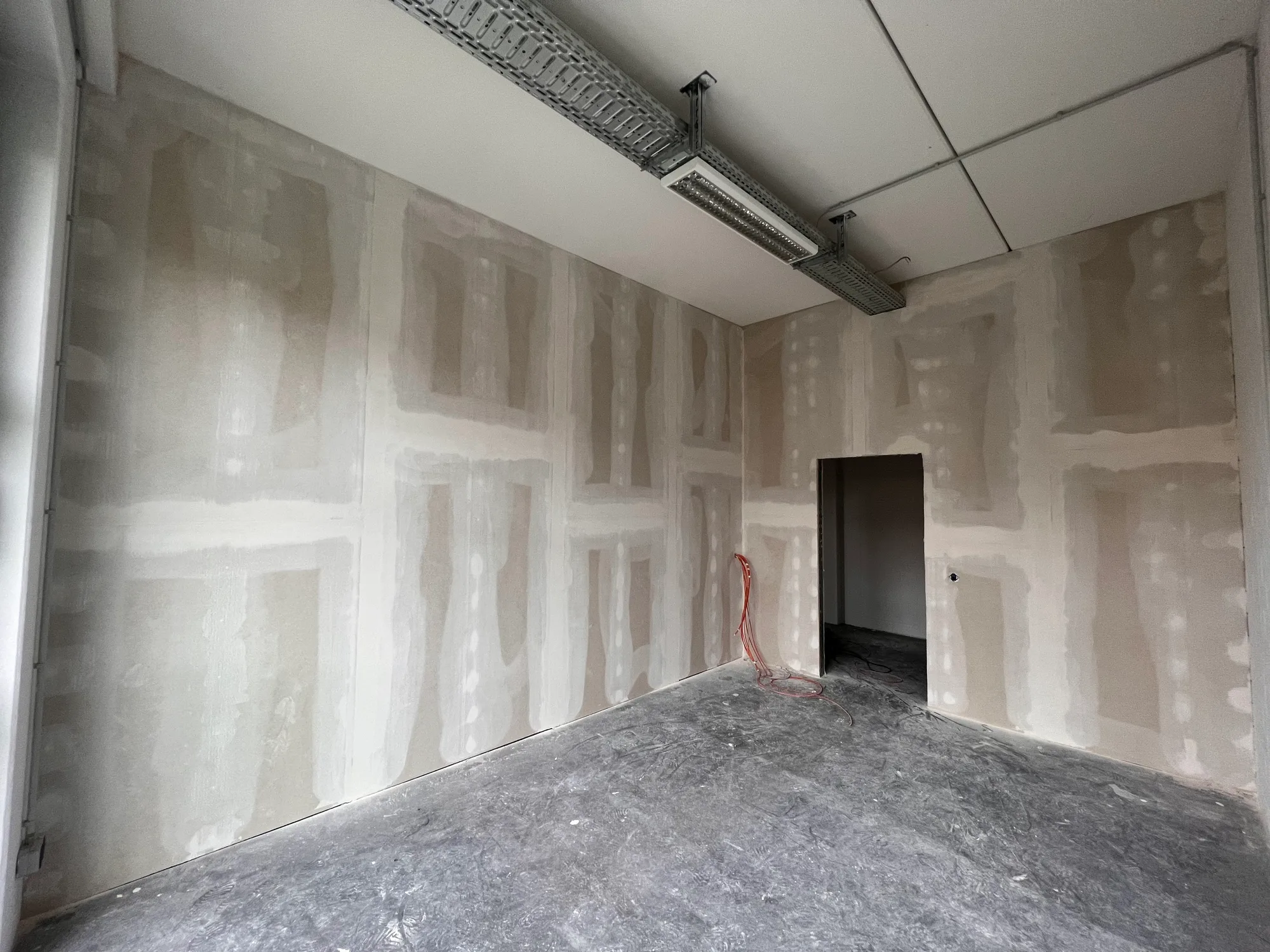 Trockenbauwand – gespachtelte Trennwand im Trockenbau – M&N Trockenbau Berlin & Brandenburg
