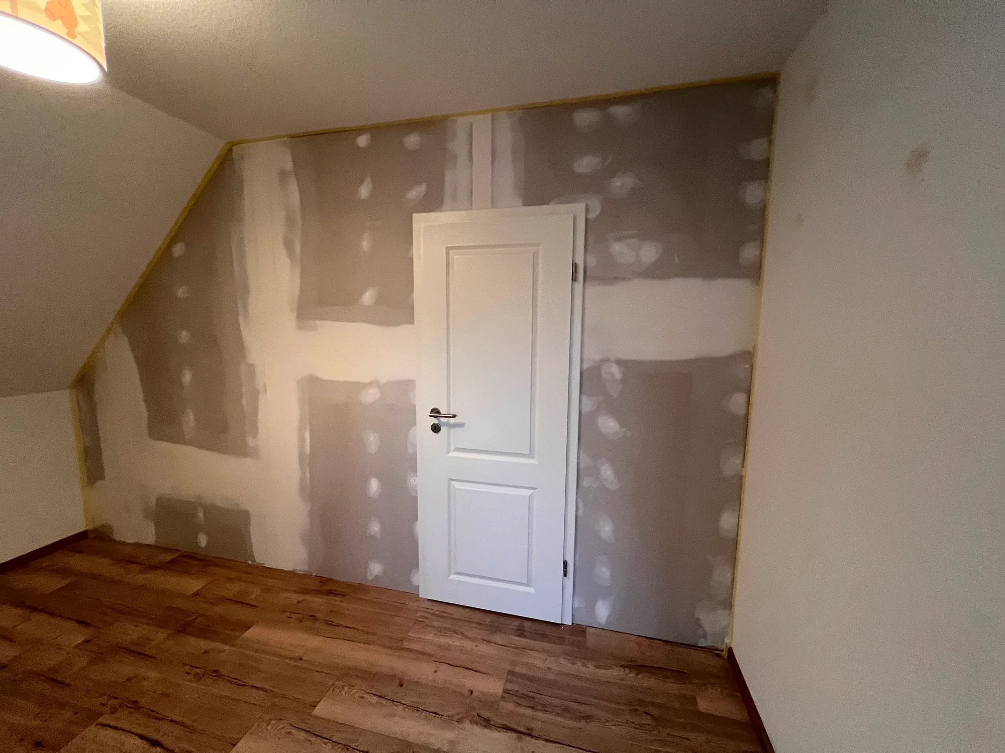 Trockenbauwand – gespachtelte Trennwand im Trockenbau – M&N Trockenbau Berlin & Brandenburg