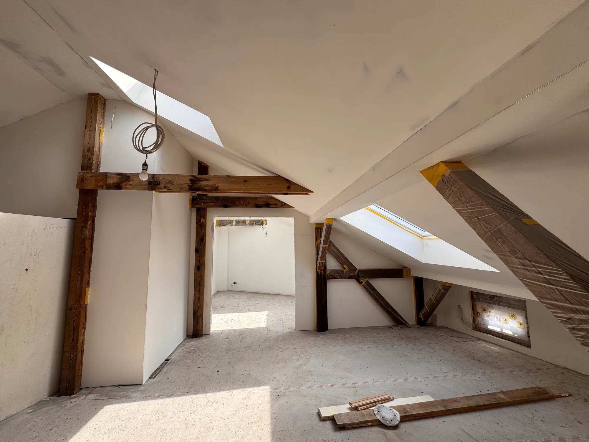 Dachausbau Referenz – ausgebaute Dachschräge mit Trockenbau in Berlin & Brandenburg