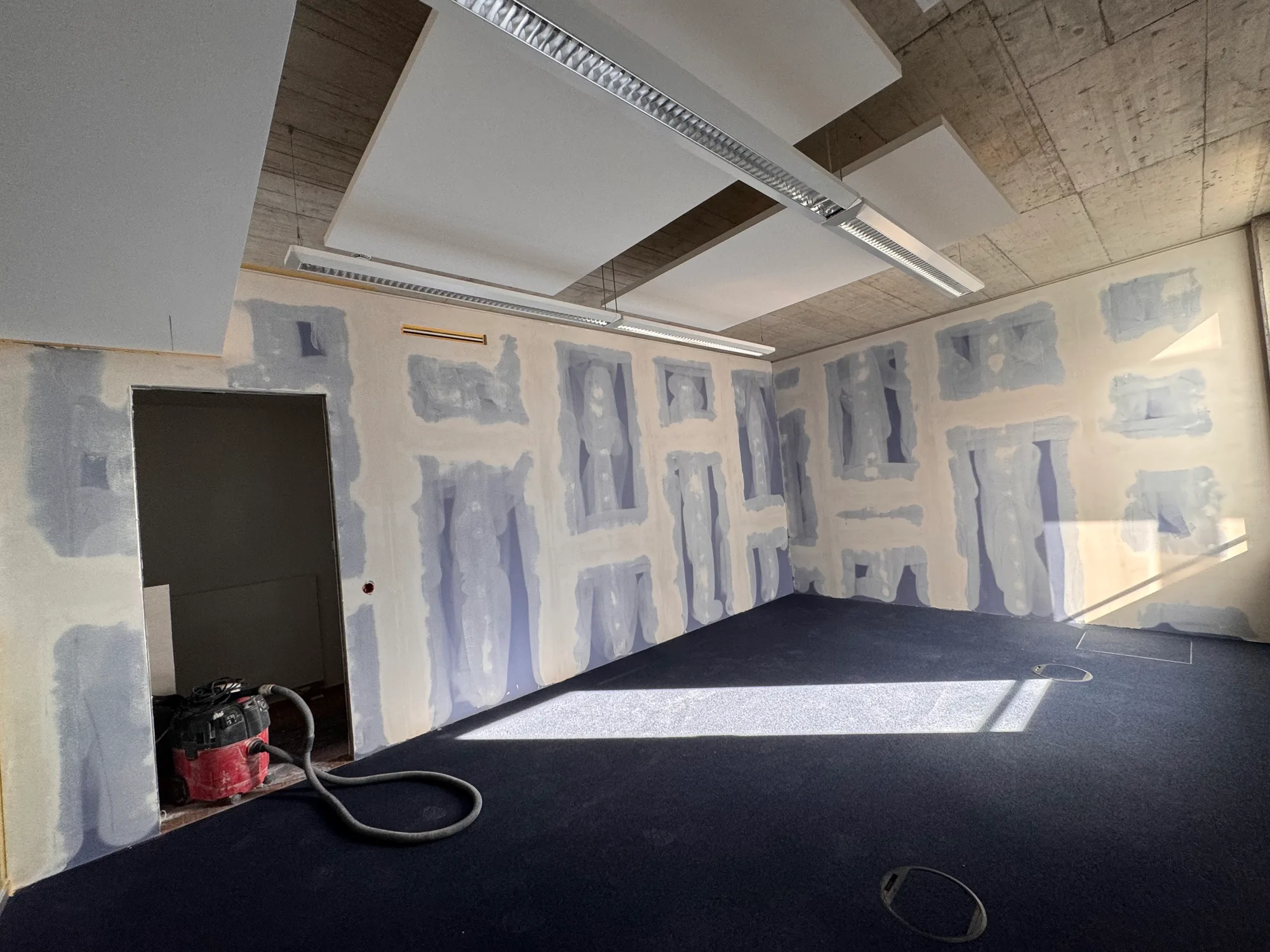 Trockenbauwand – gespachtelte Trennwand im Trockenbau – M&N Trockenbau Berlin & Brandenburg