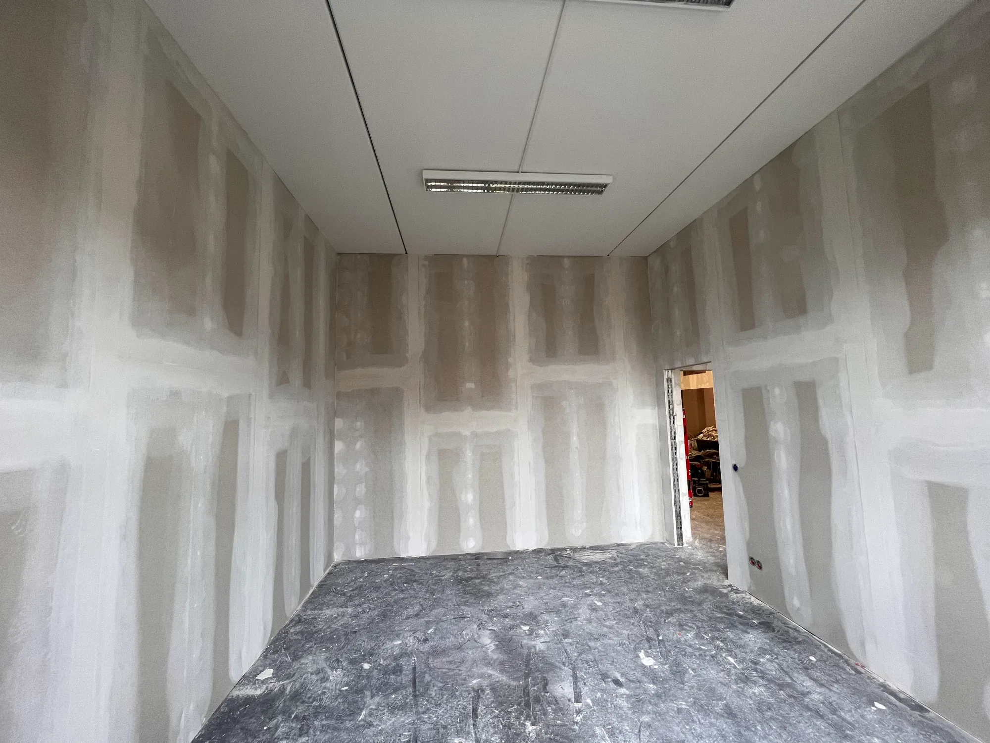 Trockenbauwand – gespachtelte Trennwand im Trockenbau – M&N Trockenbau Berlin & Brandenburg
