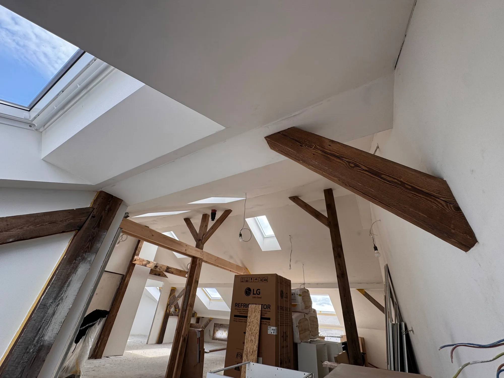 Dachausbau Referenz – ausgebaute Dachschräge mit Trockenbau in Berlin & Brandenburg