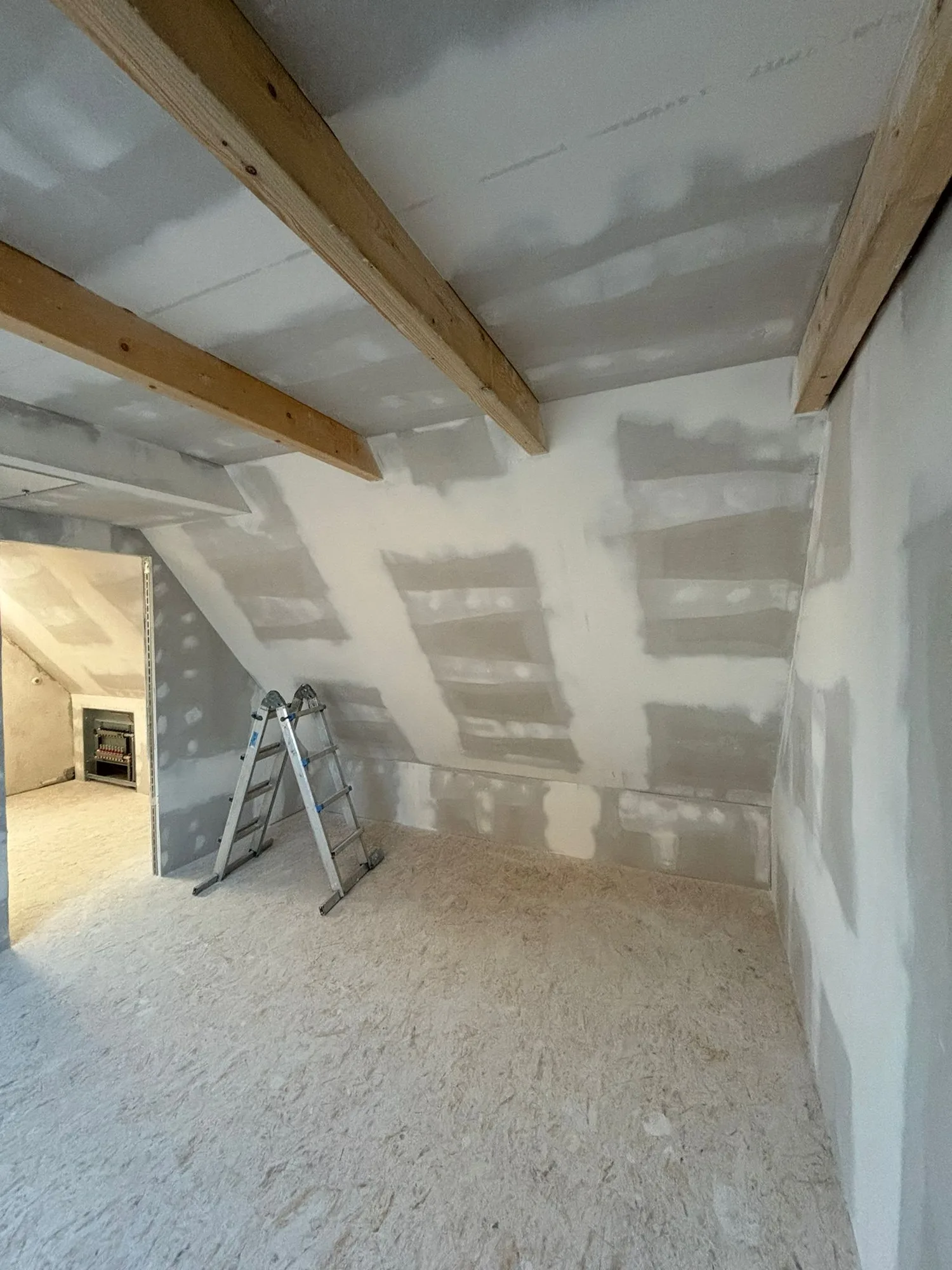 Dachausbau – ausgebautes Dachgeschoss mit Trockenbau – M&N Trockenbau Berlin & Brandenburg
