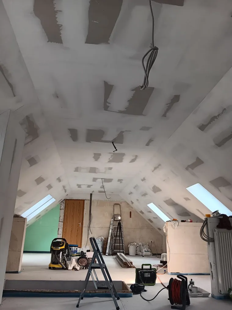 Dachausbau – ausgebautes Dachgeschoss mit Trockenbau – M&N Trockenbau Berlin & Brandenburg