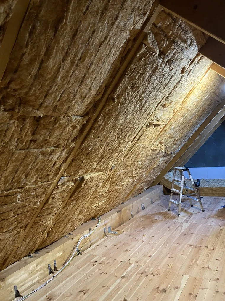 Dachausbau – ausgebautes Dachgeschoss mit Trockenbau – M&N Trockenbau Berlin & Brandenburg
