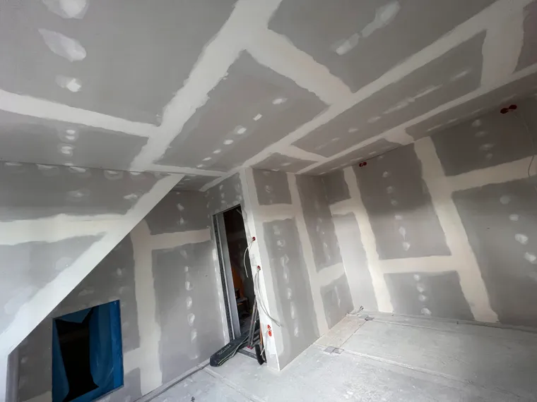 Dachausbau – ausgebautes Dachgeschoss mit Trockenbau – M&N Trockenbau Berlin & Brandenburg