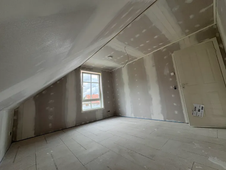 Dachausbau – ausgebautes Dachgeschoss mit Trockenbau – M&N Trockenbau Berlin & Brandenburg