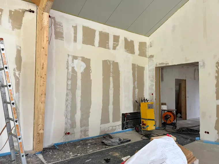 Trockenbauwand – gespachtelte Trennwand im Trockenbau – M&N Trockenbau Berlin & Brandenburg