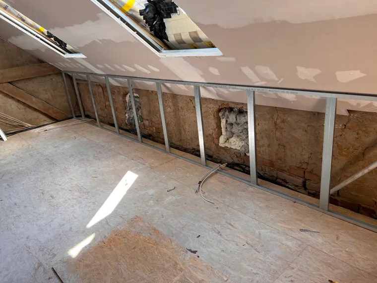 Dachausbau – ausgebautes Dachgeschoss mit Trockenbau – M&N Trockenbau Berlin & Brandenburg