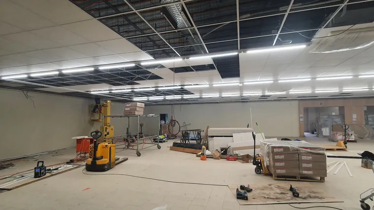 Deckensystem – abgehängte Decke im Trockenbau – M&N Trockenbau Berlin & Brandenburg