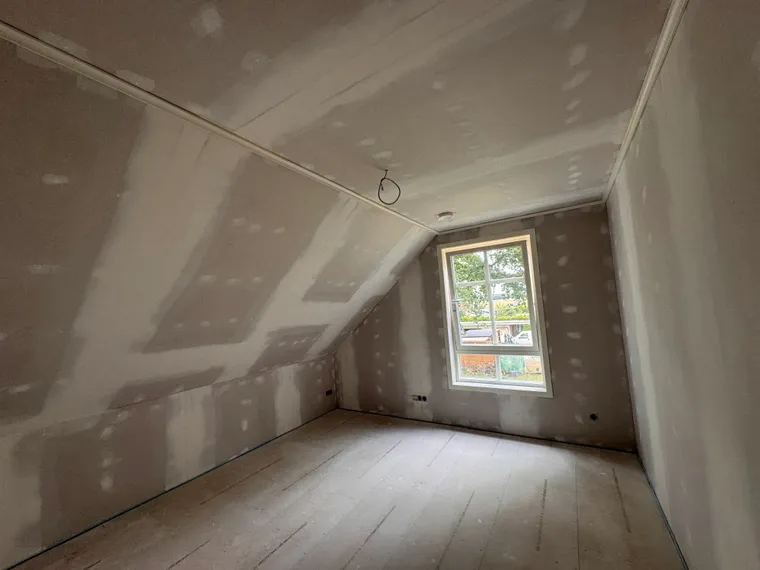 Dachausbau – ausgebautes Dachgeschoss mit Trockenbau – M&N Trockenbau Berlin & Brandenburg
